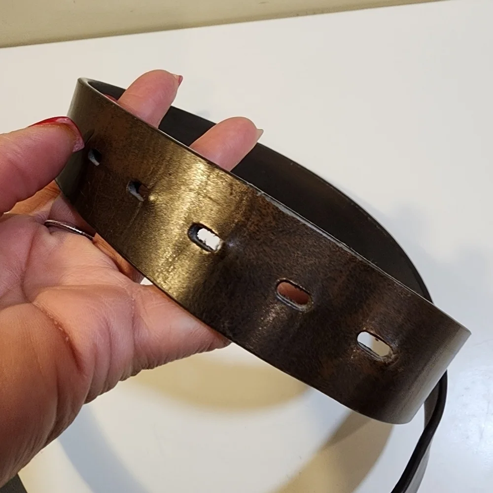 SWISS GEAR DARK BROWN LEATHER BELT SIZE M (32-36)
